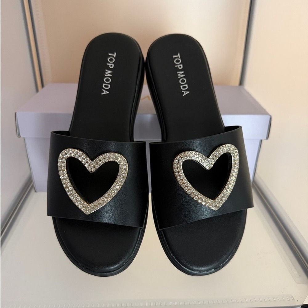 Top Moda Women's Heart Shape Platform Sandals Black Size 9